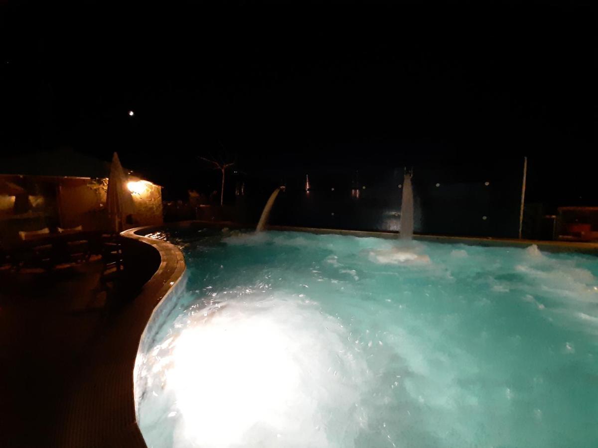 Hotel Flesvos Pefkochori Ngoại thất bức ảnh